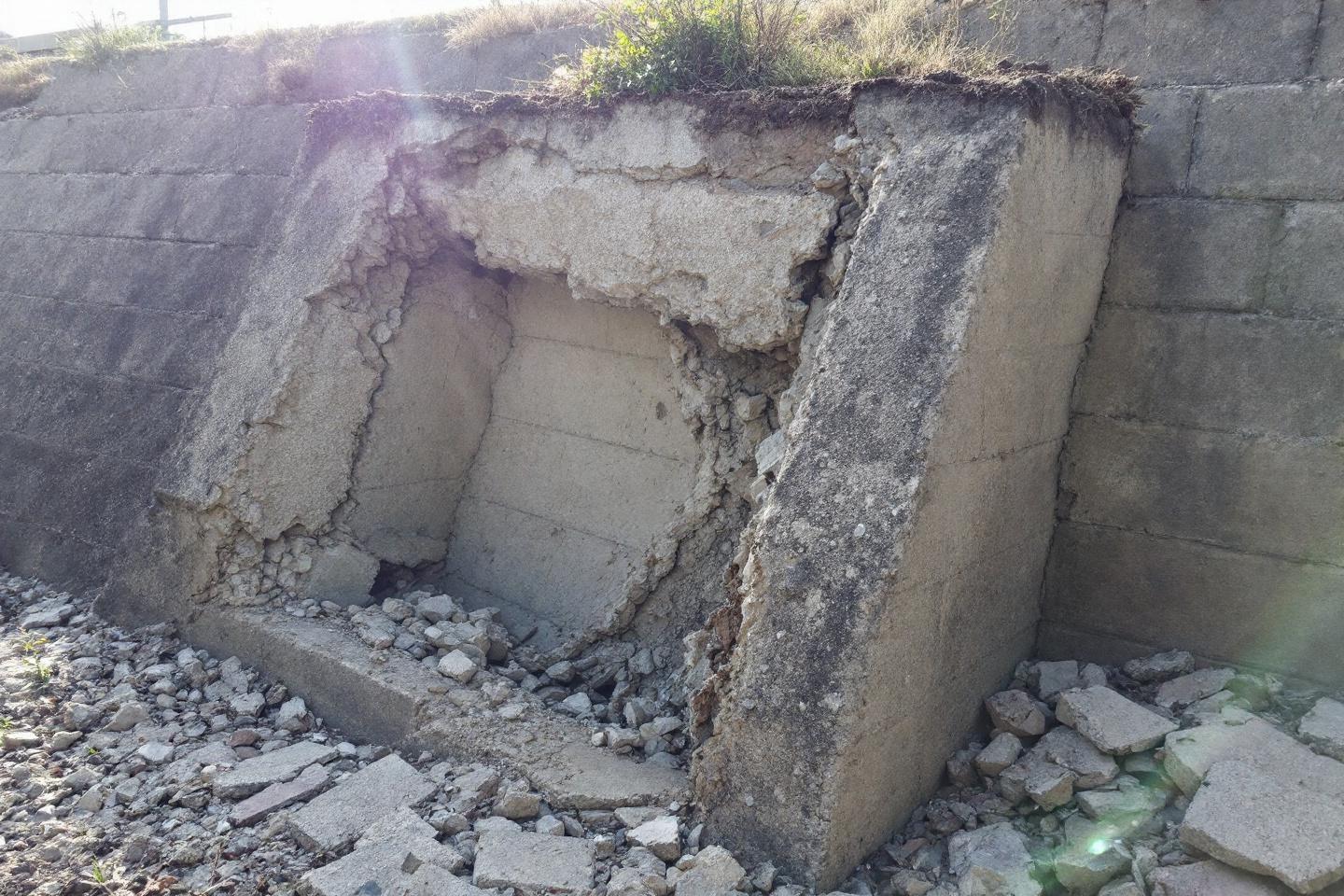 Mur de soutènement qui s’effondre : l’assurance prend-elle en charge ?