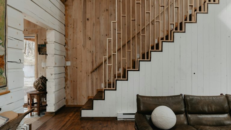 Fissure en escalier non structurelle : comment la reconnaître et la surveiller ?