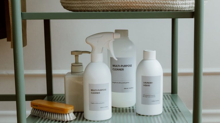 Comment éliminer la moisissure dans la salle de bain ?