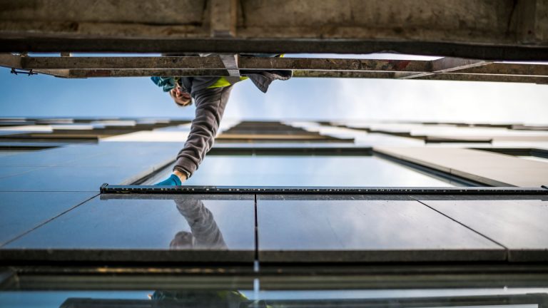Pourquoi les travaux en hauteur exigent un savoir-faire technique ?