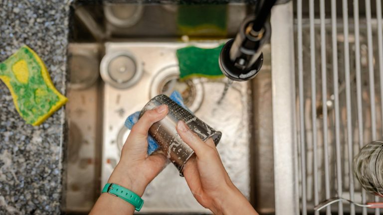 Réussir la réparation de ton évier en résine : les étapes clés