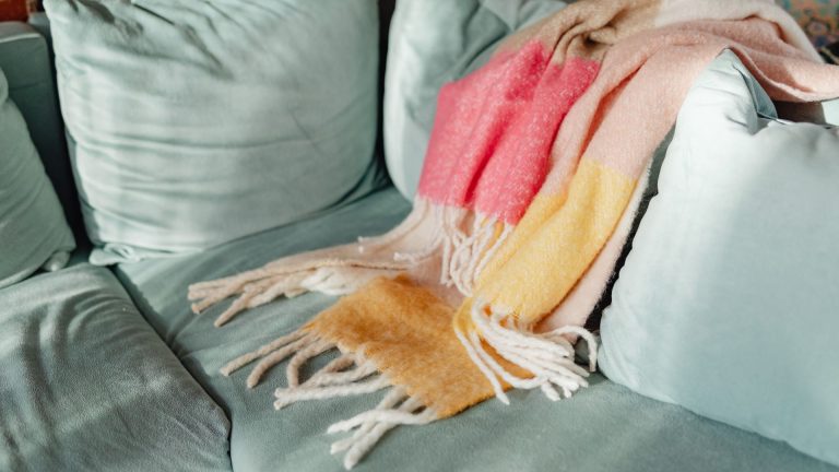 Comment apporter de la couleur à sa décoration d’intérieur en hiver ?