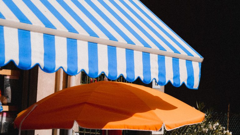 Comment choisir un store sur mesure pour sa terrasse ?
